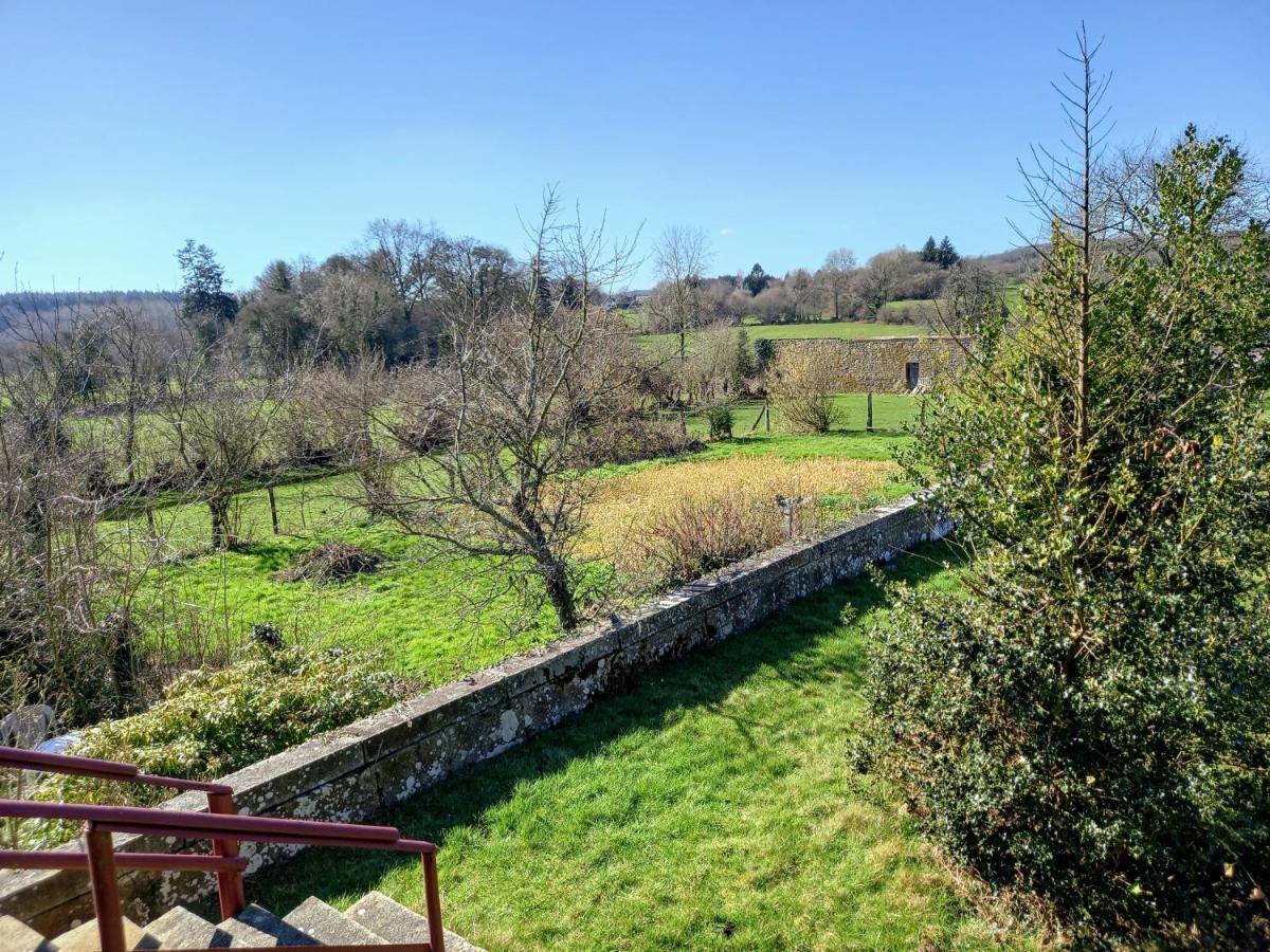 Le Gite Du Jardinier Saint-Martin-l'Aiguillon Exterior photo